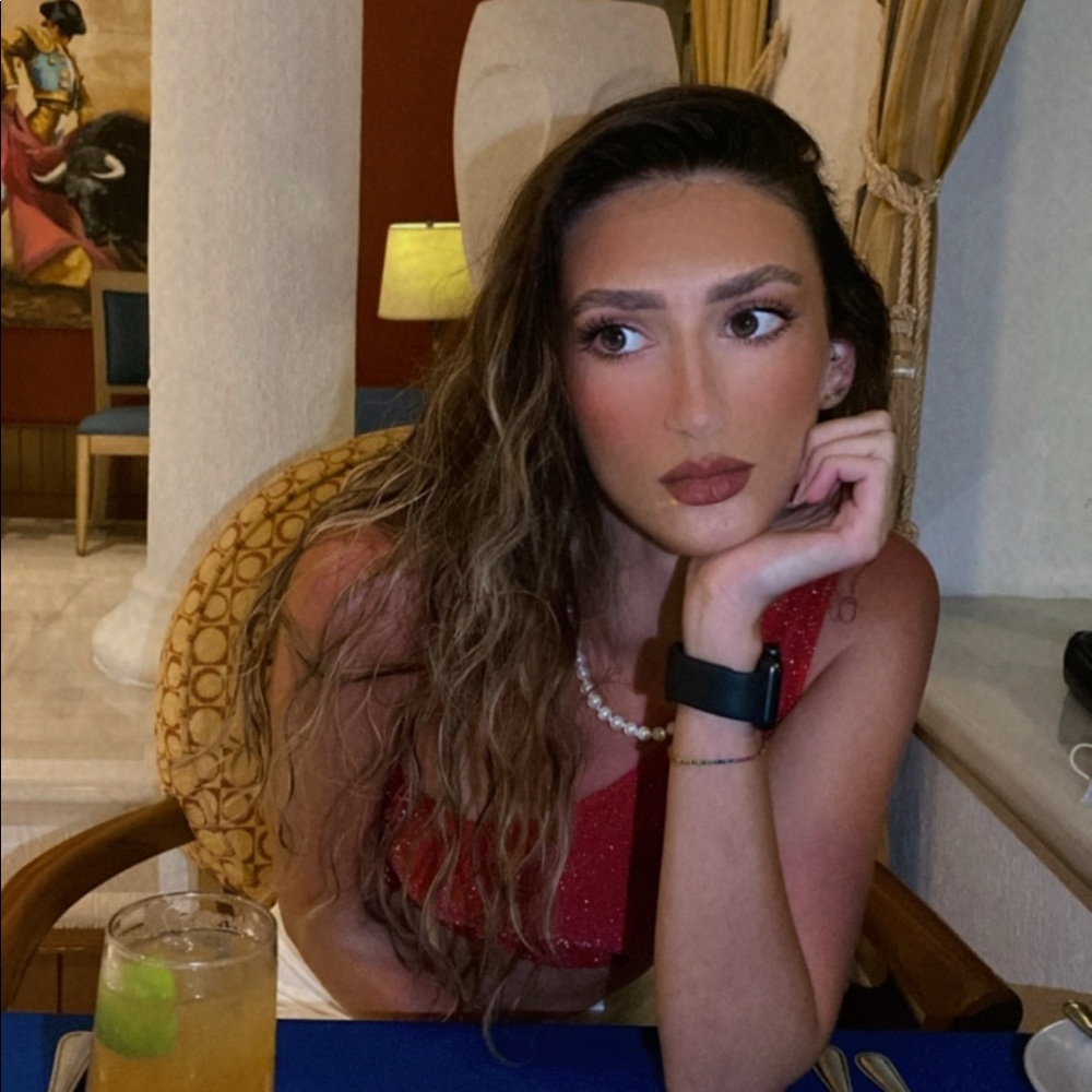 Meet your Posher, Vanessa